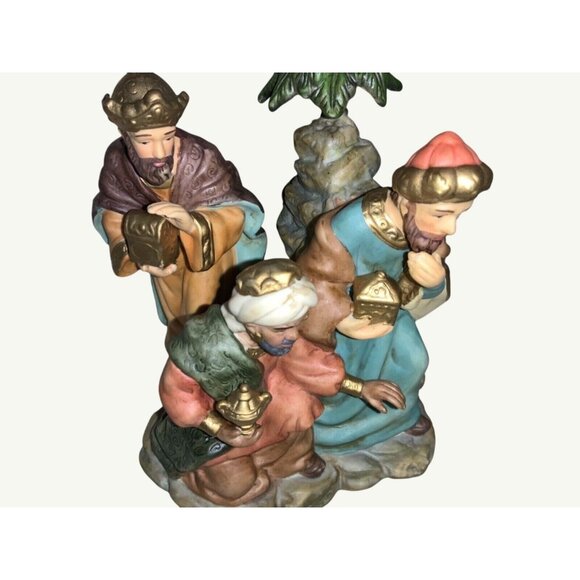 Avon Holiday Treasures Blessed Visitors Kings Nativity Scene Figurine Decoration - Picture 3 of 9